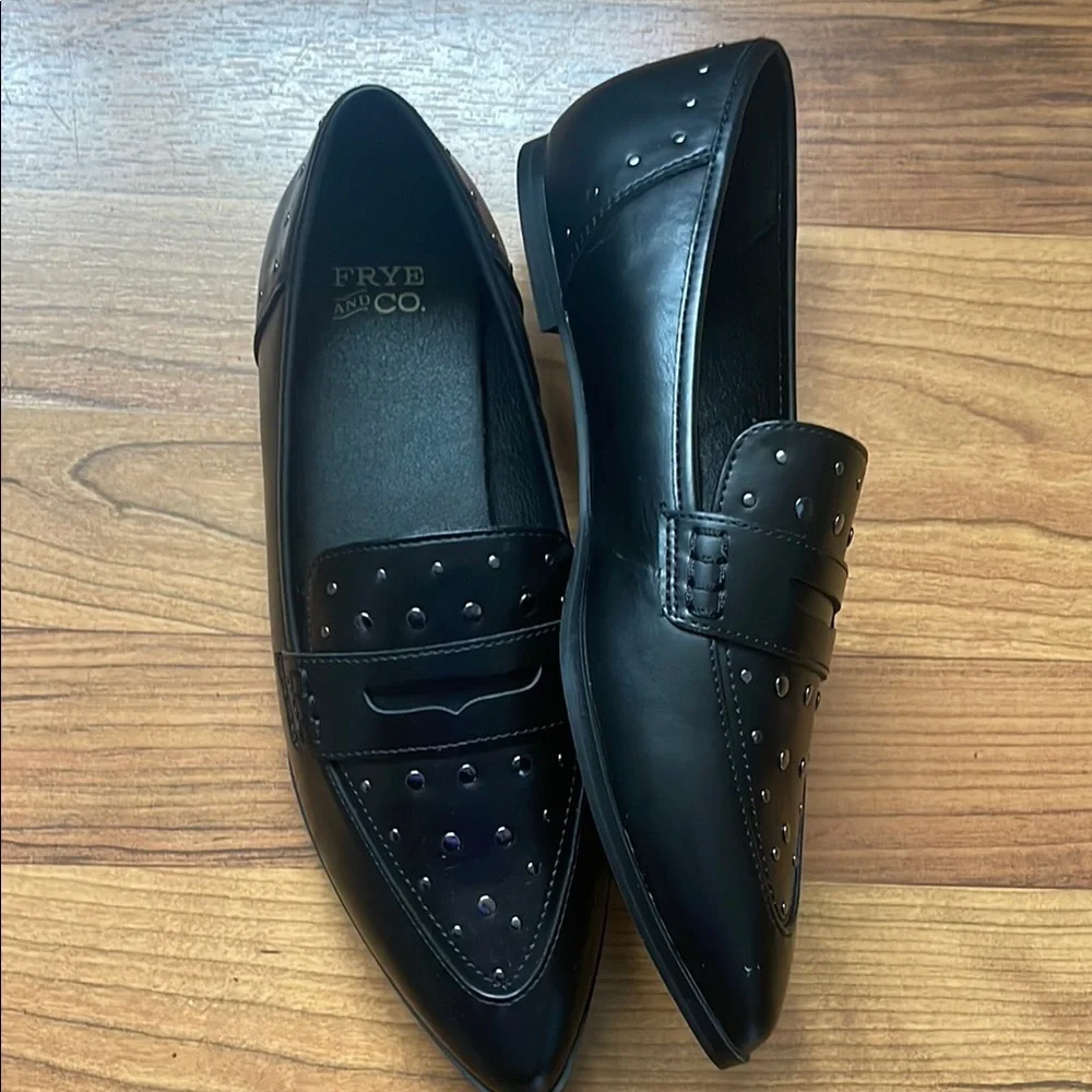 FRYE AND CO. Women's Black Studded Flats Size 6.5
